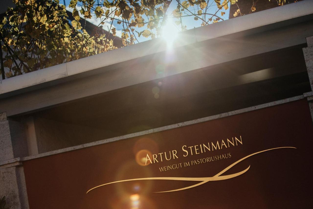 Weingut Pastoriushaus - Artur Steinmann Hotel Sommerhausen Exterior foto